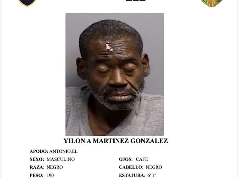 Arrestan a hombre acusado de robo con cuchillo en tienda de Ponce.